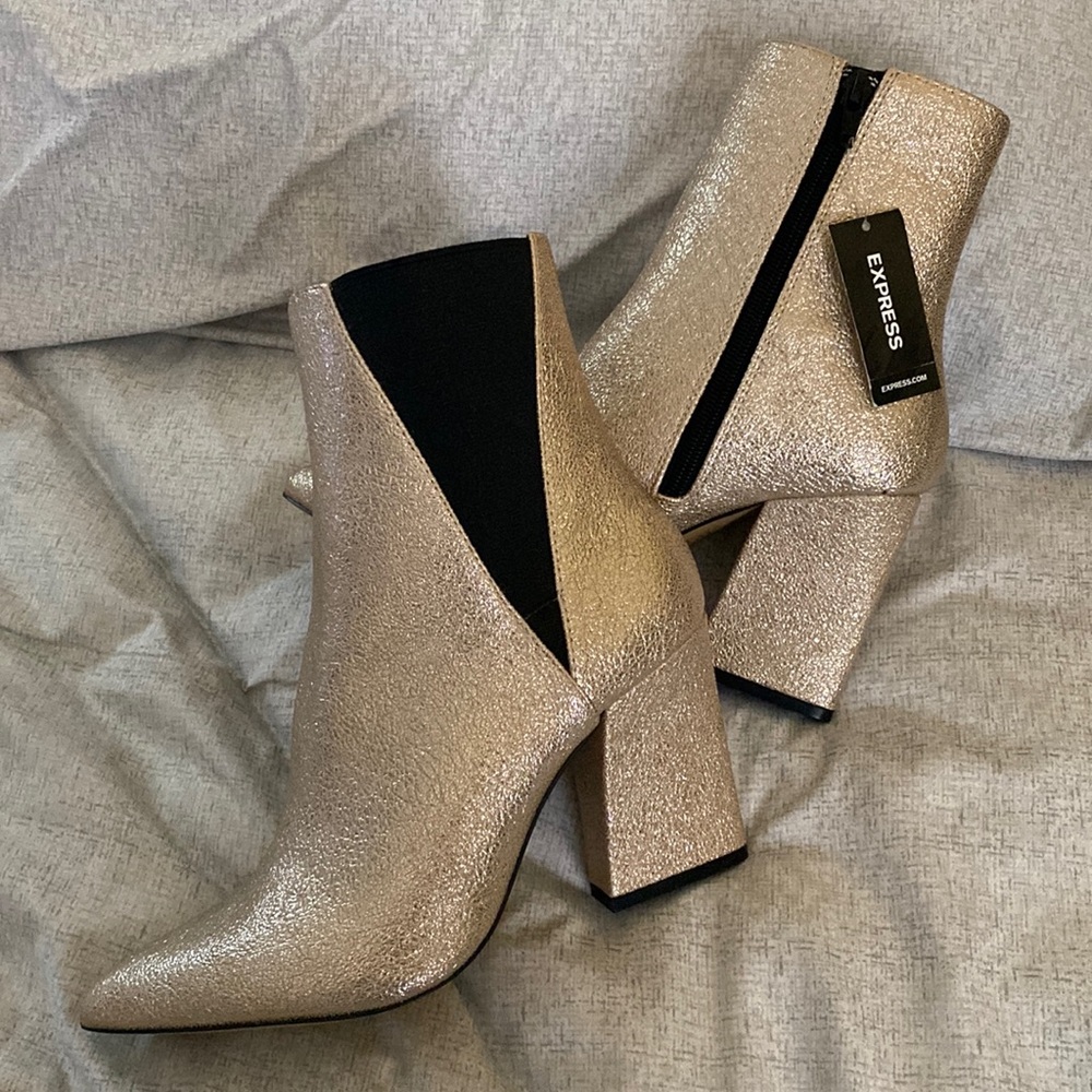 NWT Express Gold Black Boots